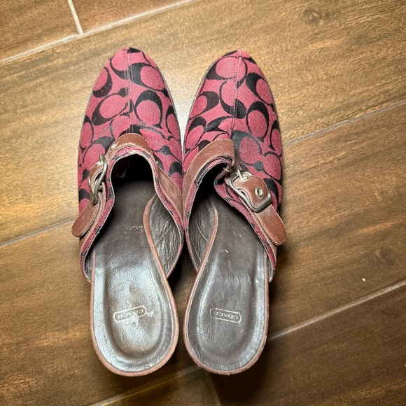 Coach Woman’s Wedges Felicity Burgundy & Black Signature Logo Mules/Clogs size 8 - Picture 2 of 10